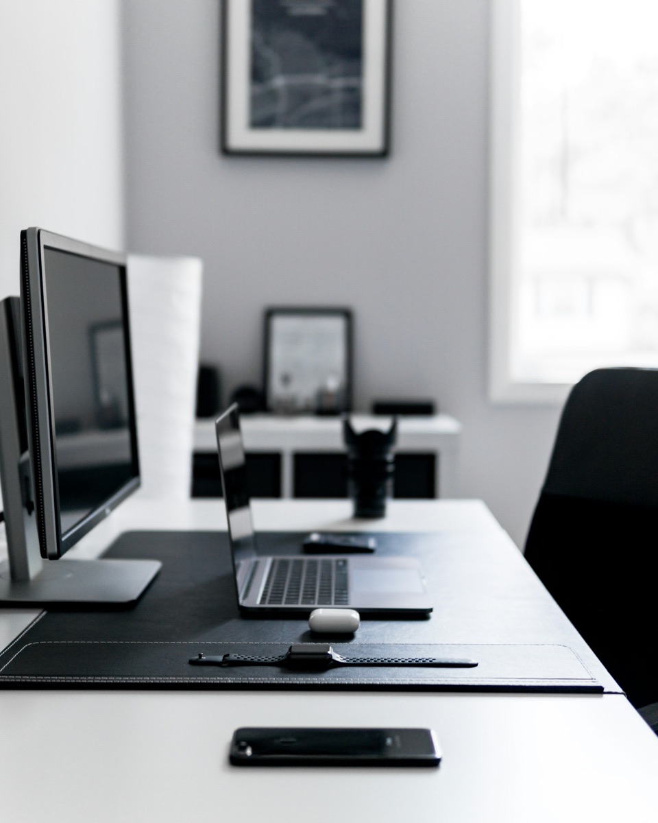 Laptop workstation in a small office